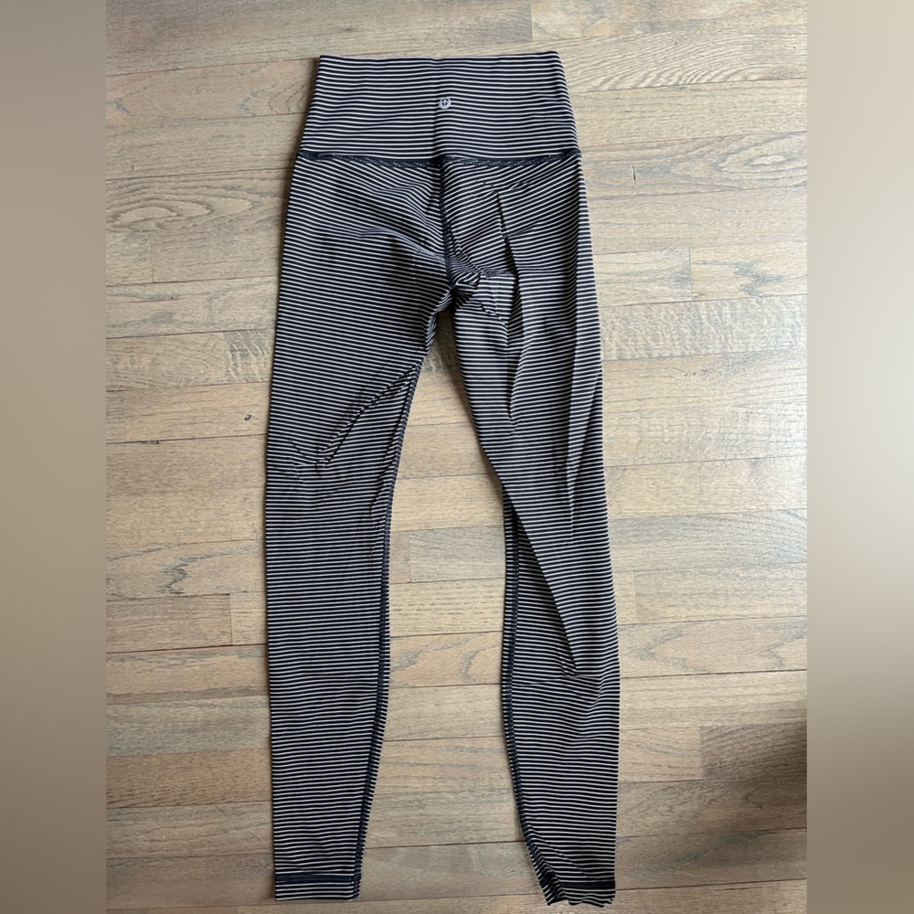 Navy and white lululemon leggings
